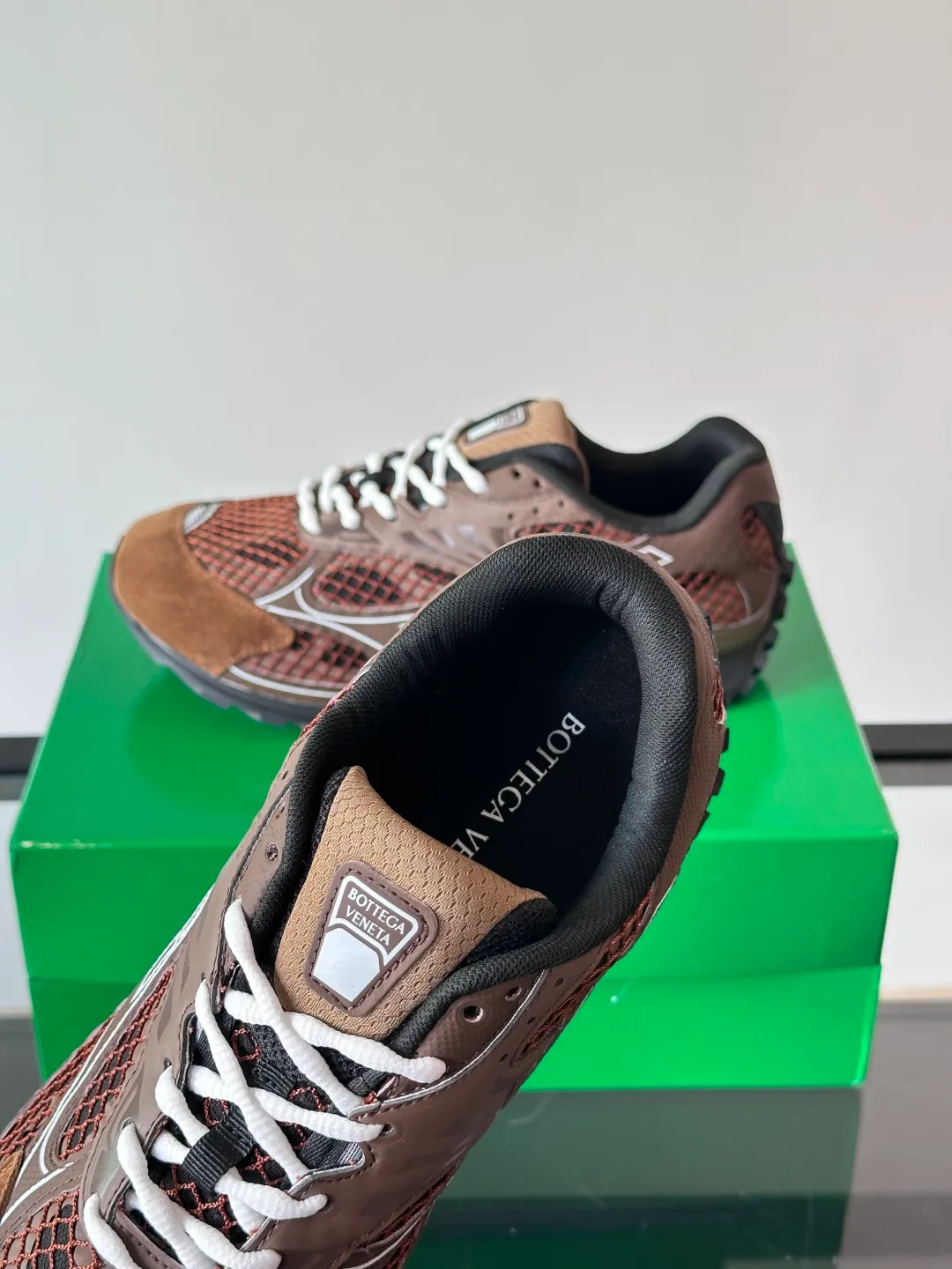p640 "Bv" new orbit👫 casual sneakers for couples, the retro style of the millennium is so handsome, a super cool fashion item, the most important thing is that it feels incomparably comfortable on the feet, and the design style is also perfect. It will definitely be the one you wear most in daily life, original development, high quality presentation! Size: 35-45 (men’s size 38.45 customized)